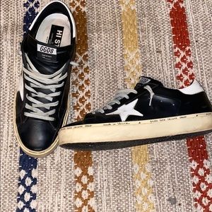 Beautiful golden goose Hi Stars!!!